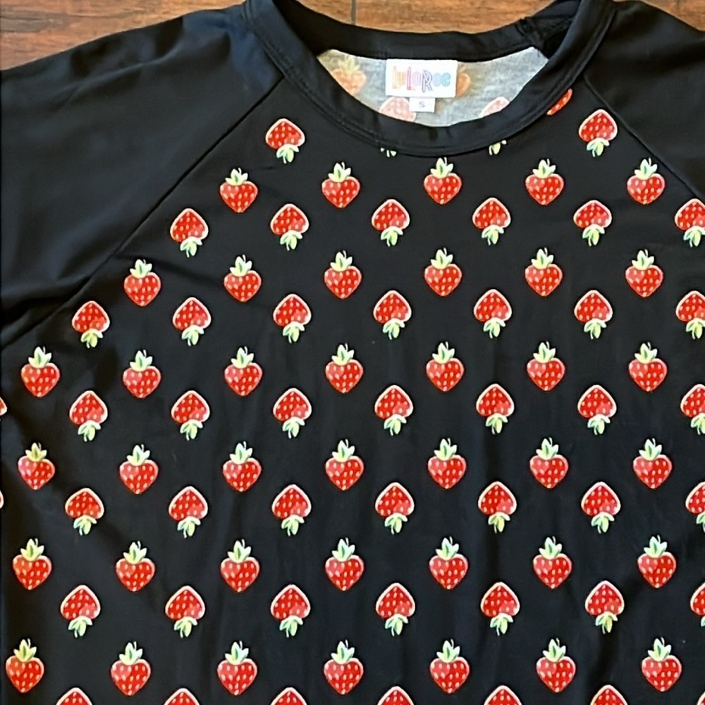 LuLaRoe small shirt strawberries - Picture 2 of 4